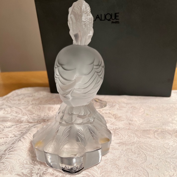 Authentic Lalique crystal Goura Bestiary Bird - Picture 2 of 4